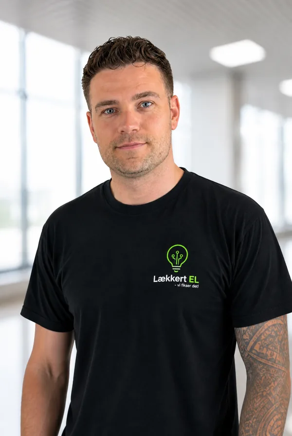 Rasmus, elektriker hos Lækkert EL